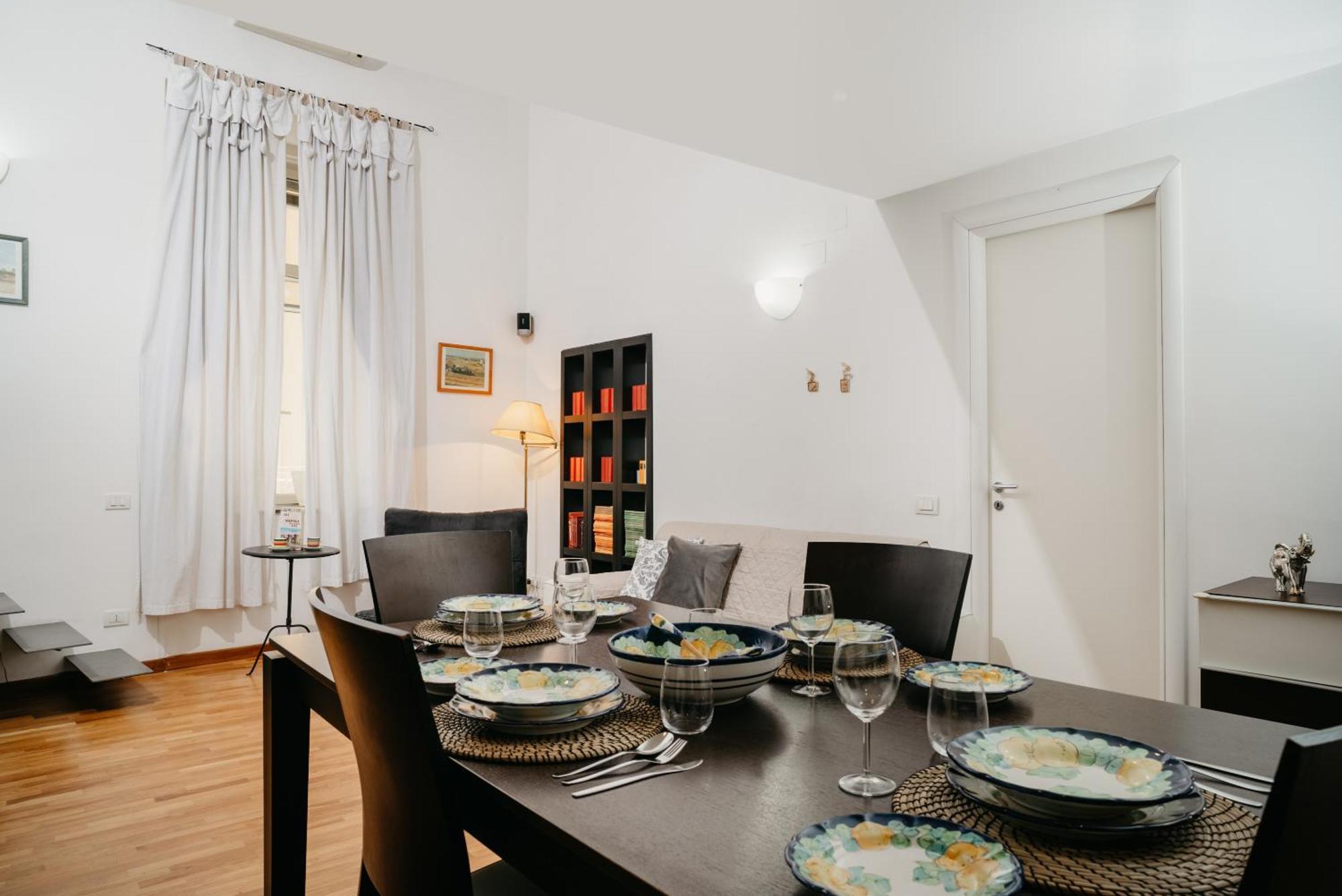 Апартаменты La Casa Dell' Avvocato - Centro Неаполь Экстерьер фото